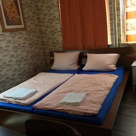 Pension Santorini Любек Экстерьер фото
