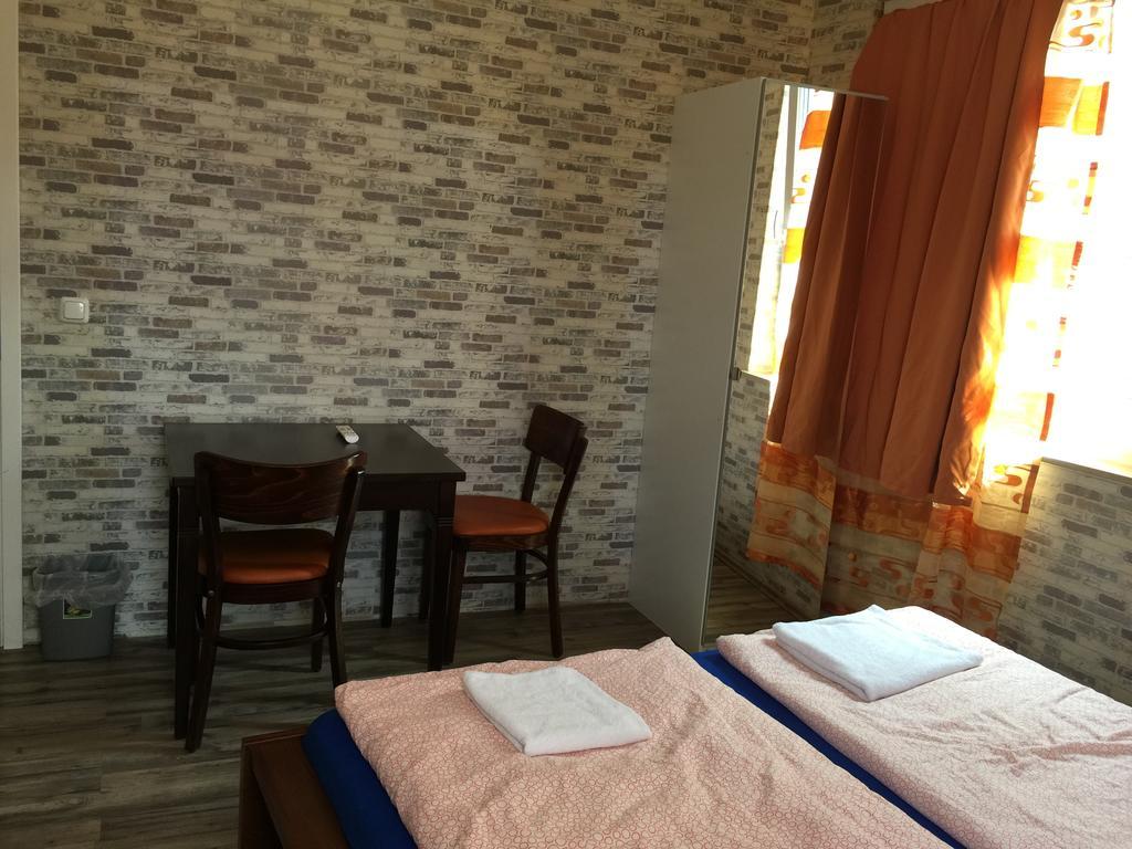 Pension Santorini Любек Экстерьер фото